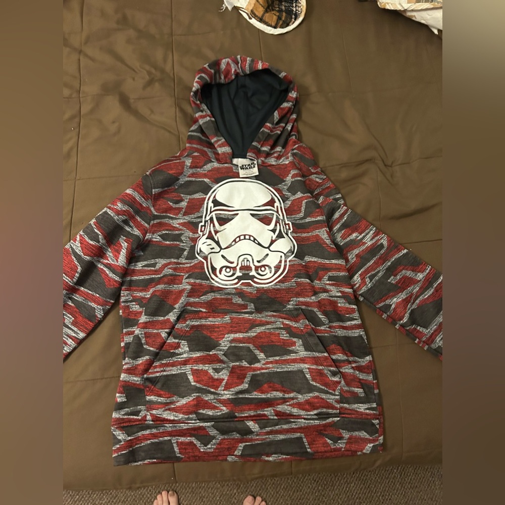 Boys Star Wars Hoodie sz XL:used in good condition.